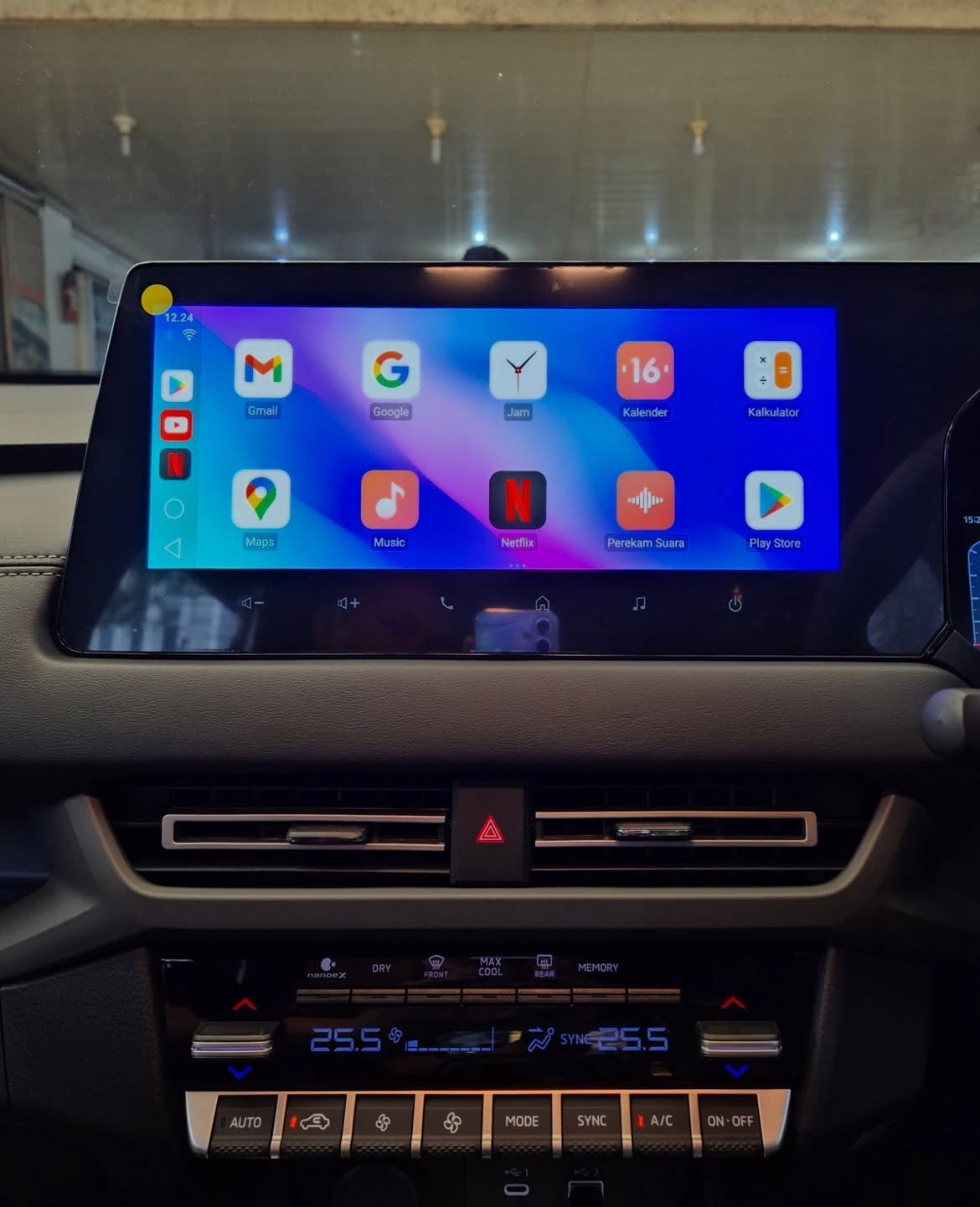 Media Box For Mitsubishi , a Custom Android Touchscreen Navigation & Infotainment System