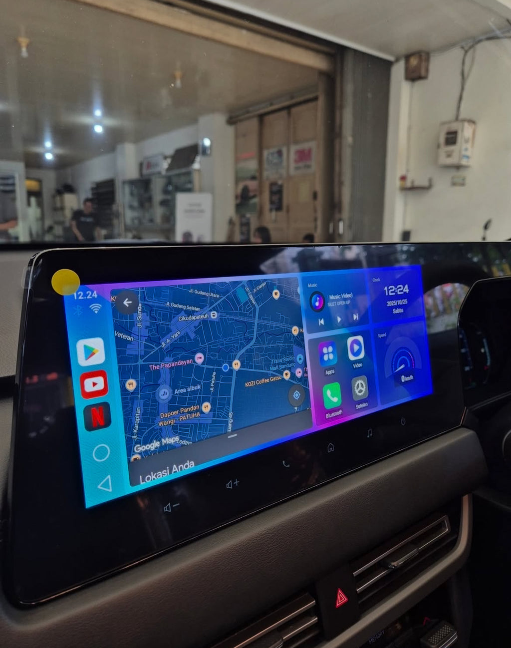 Media Box For Mitsubishi , a Custom Android Touchscreen Navigation & Infotainment System
